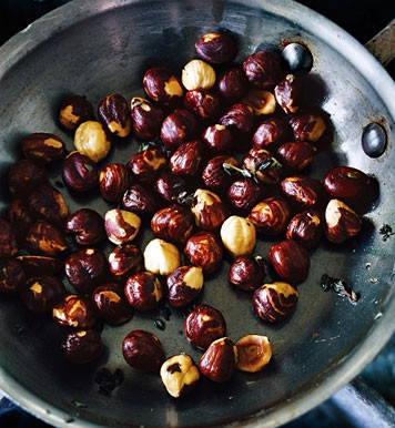 Roasted hazelnuts with thyme