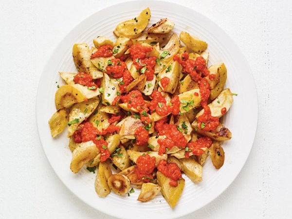 Roasted parsnips with red pepper pesto 