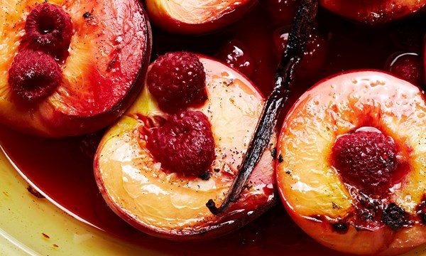 Roasted peaches and raspberries with vanilla 