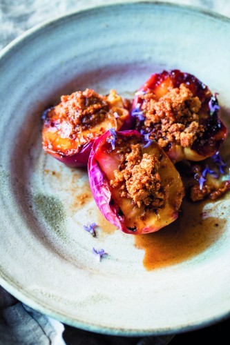 Roasted peaches with amaretti filling