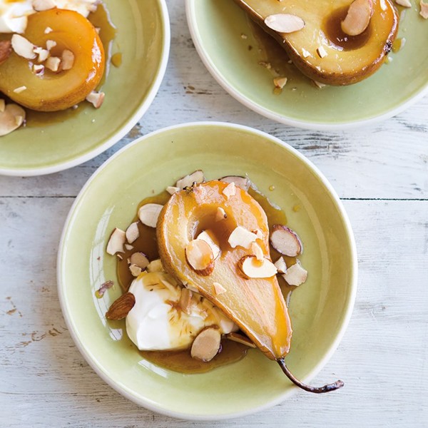 Roasted pears with honey & yogurt