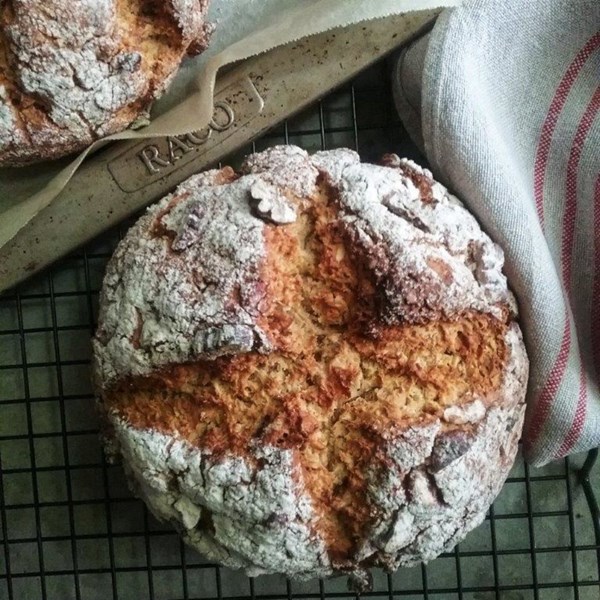 Roasted pecan and oat soda bread