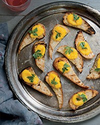 Roasted pepper and garlic puree toasts
