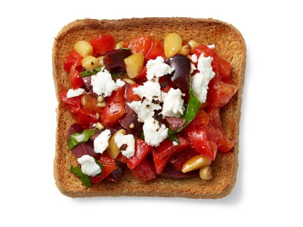 Roasted pepper-goat cheese crostini