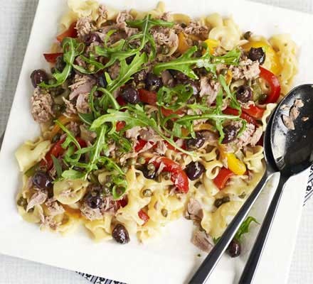 Roasted pepper, tuna and olive salad