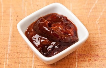 Roasted plum and cinnamon chutney