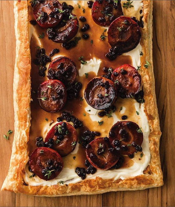 Roasted plum and mascarpone tart