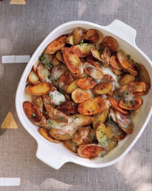 Roasted potatoes with cheese