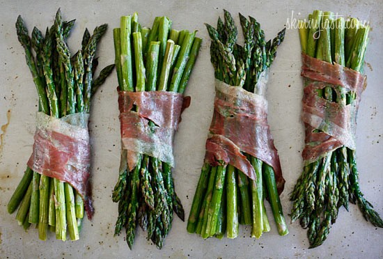 Roasted prosciutto wrapped asparagus bundles