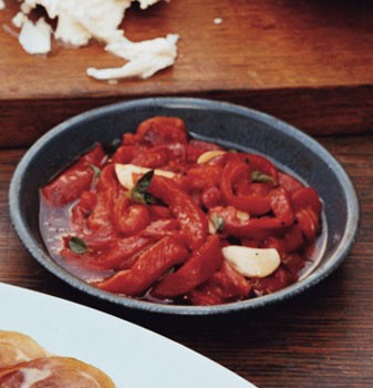 Roasted red bell peppers (Peperoni rossi arrostiti)