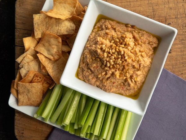 Roasted red pepper hummus