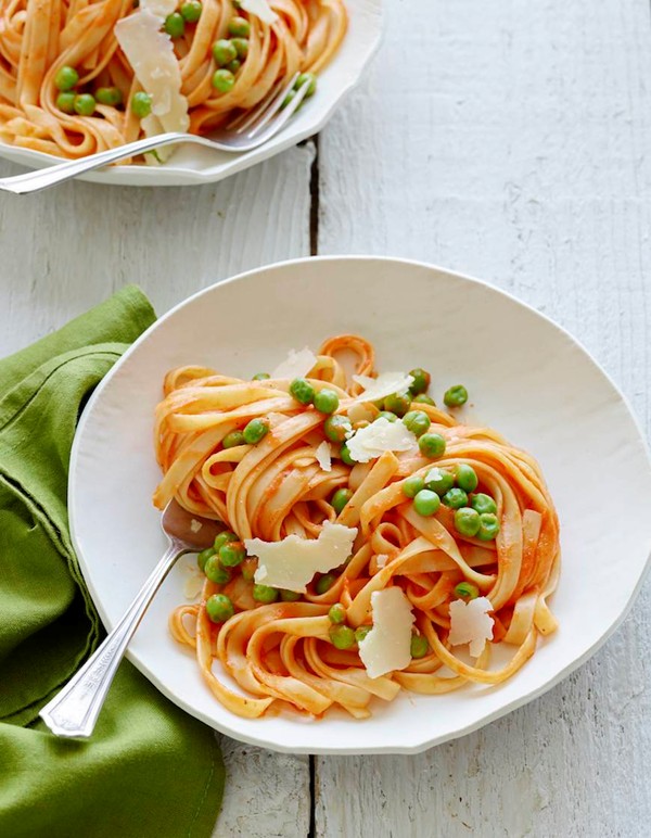 Roasted red pepper pasta