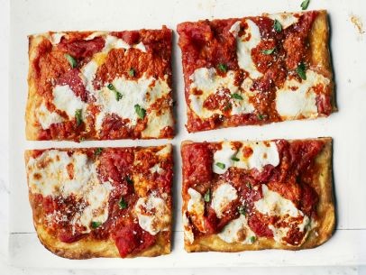Roasted red pepper pizza