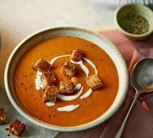 Roasted red pepper soup with crispy croutons 