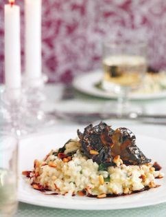 Roasted red wine mushrooms with blue cheese and spinach baked risotto
