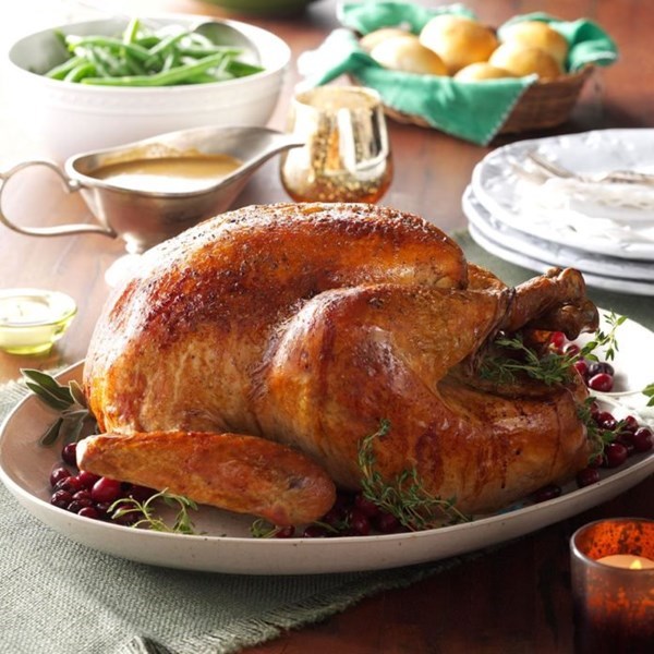 Roasted sage turkey with vegetable gravy 