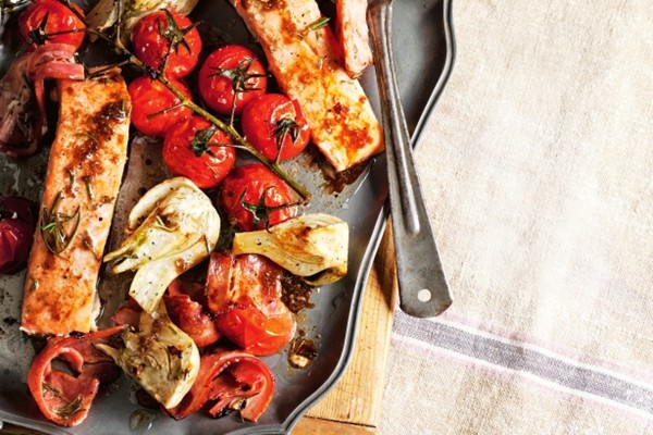 Roasted salmon with bacon, rosemary and fennel
