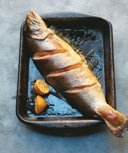 Roasted salmon with dill sauce