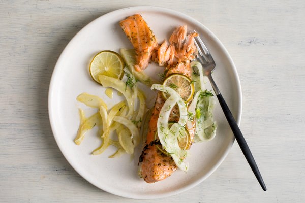 Roasted salmon with fennel and lime