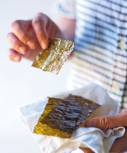 Roasted seaweed snacks