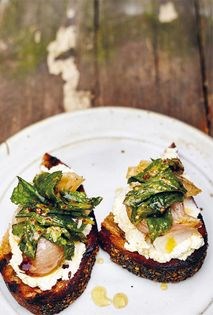 Roasted shallots with mint leaves and grainy mustard