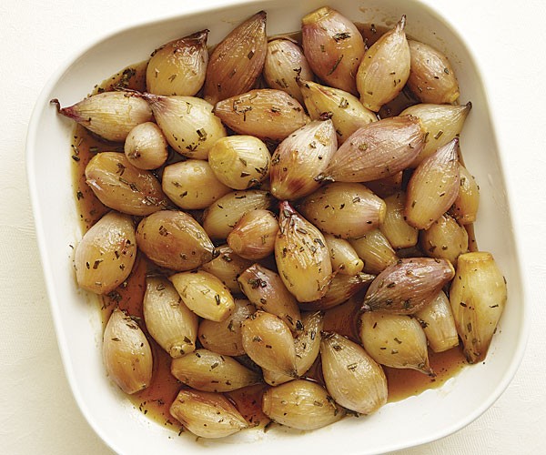 Roasted shallots with sweet-and-sour sauce