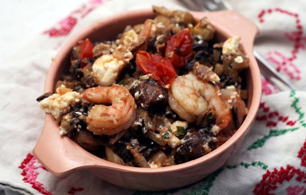 Roasted shrimp with summer vegetables and wild rice 