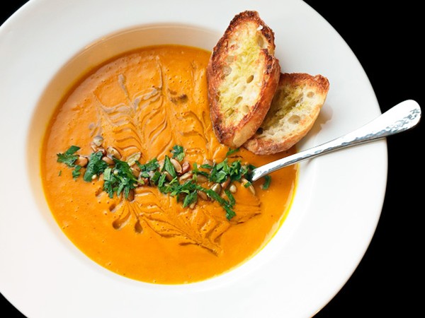 Roasted squash and raw carrot soup