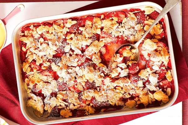 Roasted strawberry crumble