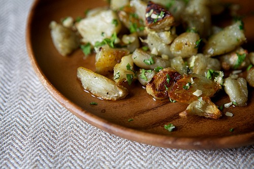 Roasted sunchokes with hazelnut gremolata