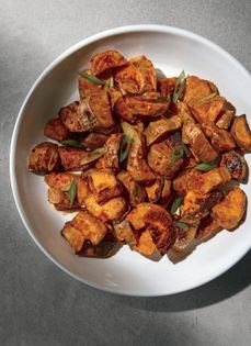 Roasted sweet potatoes (Goguma jorim)