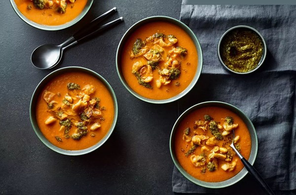 Roasted tomato & squash soup