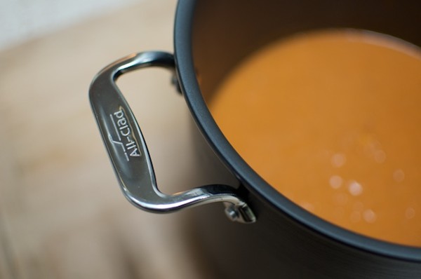 Roasted tomato and basil soup