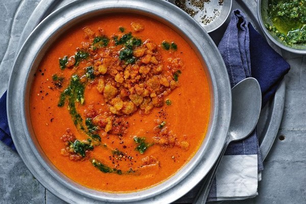 Roasted tomato and capsicum soup with pesto