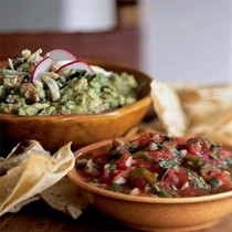 Roasted tomato and green chile salsa