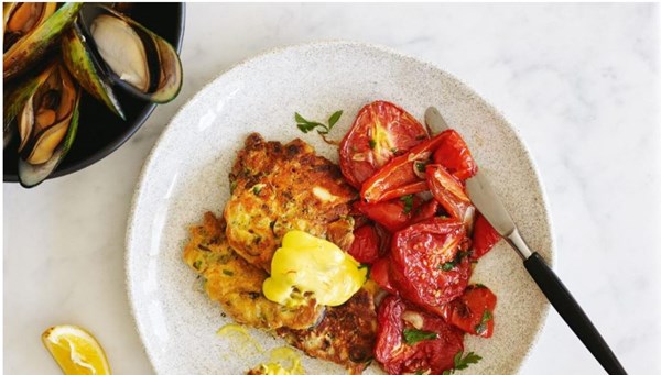 Roasted tomato and red capsicum salad