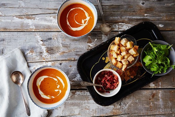 Roasted tomato BLT soup