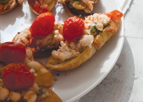 Roasted tomato crostini