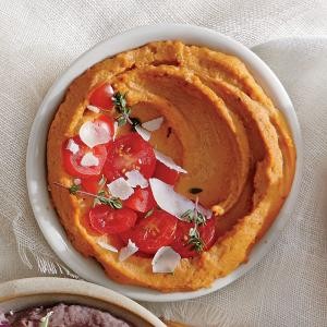 Roasted tomato hummus with pecorino and thyme