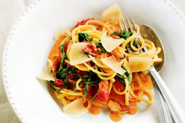 Roasted tomato, mascarpone & rocket linguine