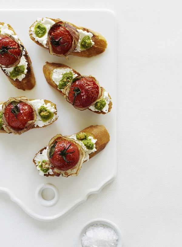 Roasted tomato, pancetta and goat's cheese tartines