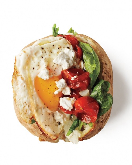 Roasted-tomato potato with fried egg