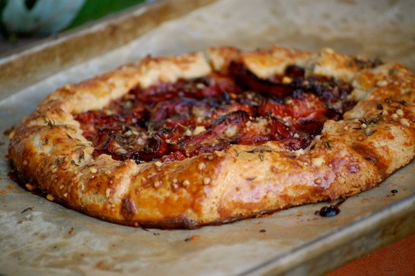 Roasted tomato rustic tart