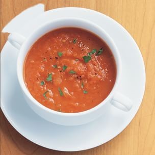 Roasted tomato soup with sweet onion and parsley