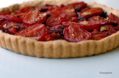 Roasted tomato tart with crème fraîche and thyme
