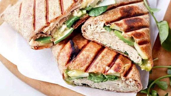 Roasted turkey wraps with green apples and Brie