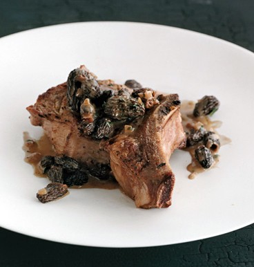 Roasted veal chop with morels