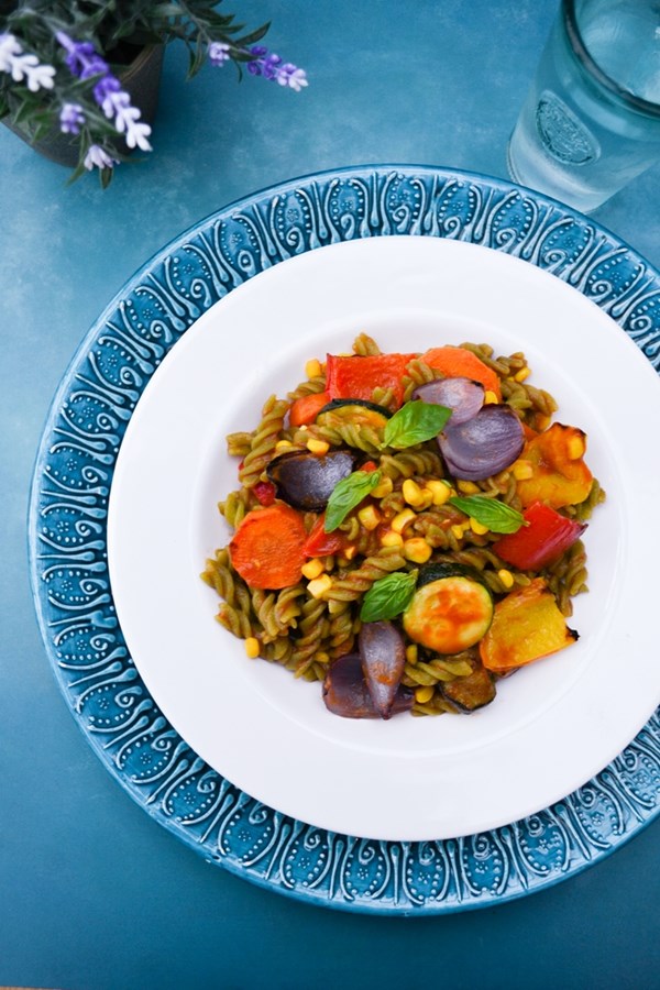 Roasted vegetable pea pasta bake
