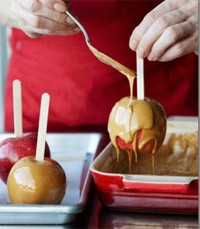 Roasted white chocolate-dipped apples