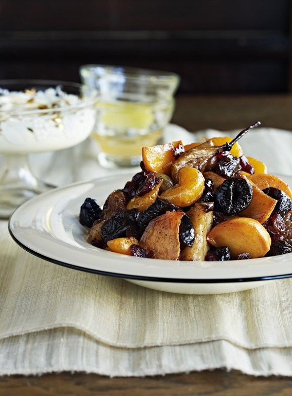 Roasted winter fruits with yoghurt